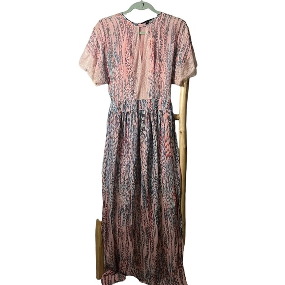 BCBGMAXAZRIA Christelle Printed Bell Sleeve Gown Silk Maxi 0 - Picture 6 of 15